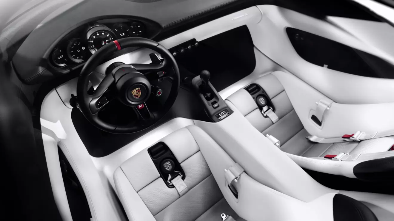 porsche mission s - interijer.jpg