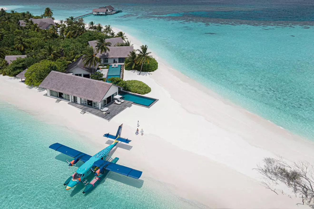 Four-Seasons-Private-Island-Maldives-at-Voavah-00.jpg
