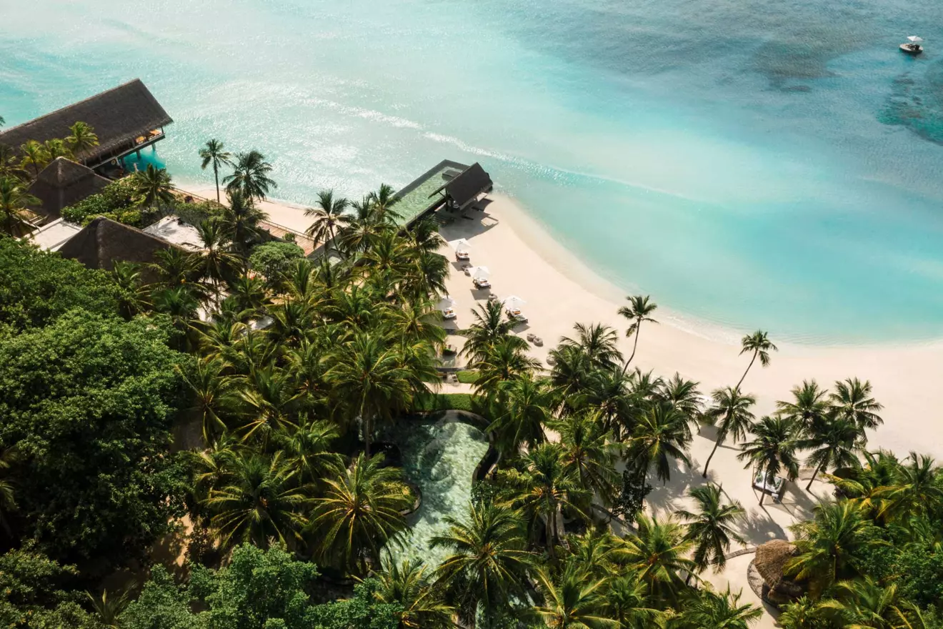One-Only-Reethi-Rah-Maldivione-bazen-00.jpg