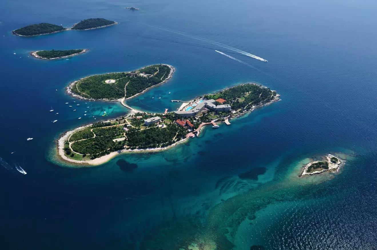 Ovo je fotografija crveni otok