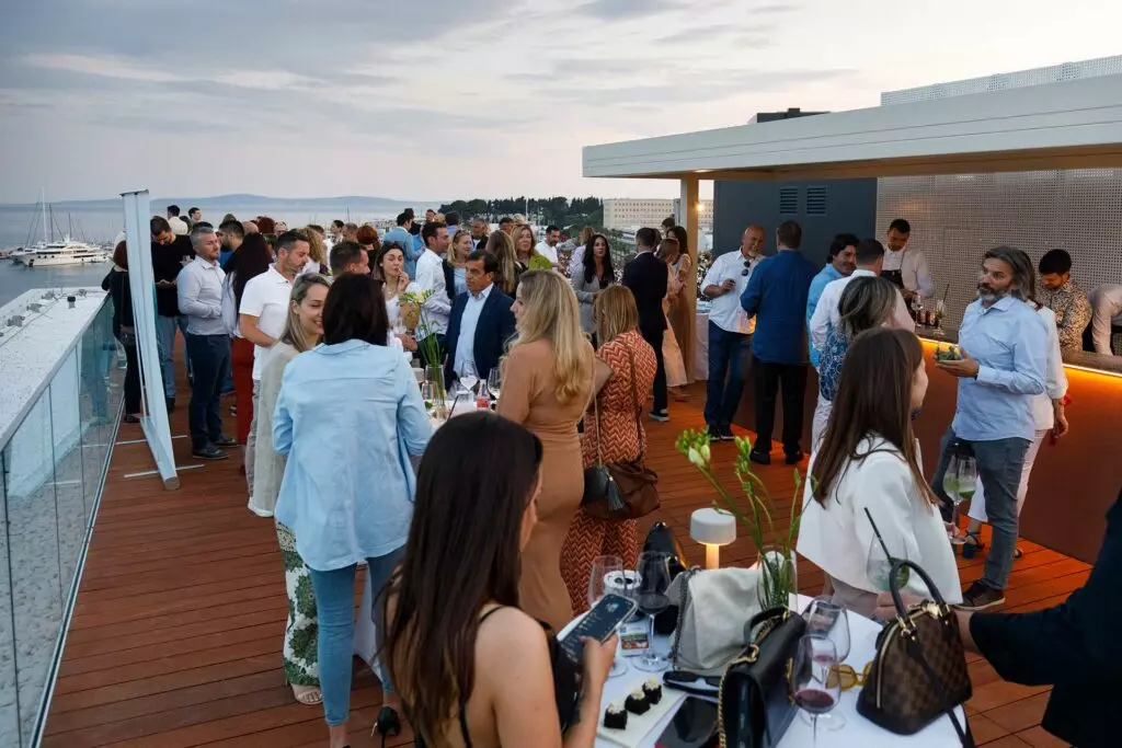 event-yachts-magazina-hotel-ambasador-17-1024x683.jpg