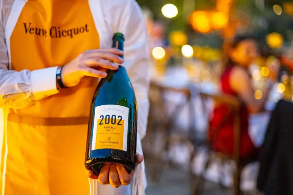 Veuve-Clicquot-Solaire-Tables-2-1024x683.jpg