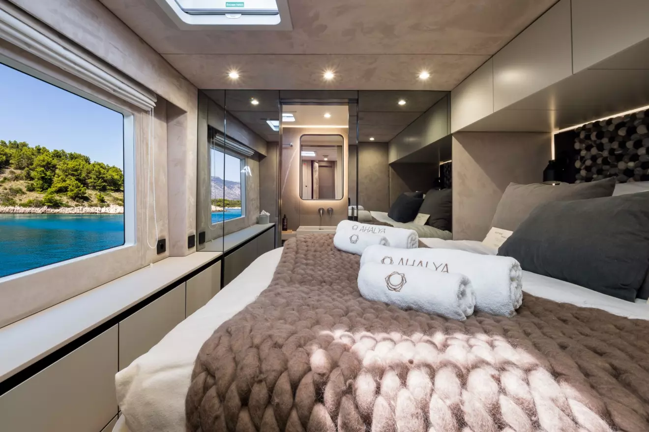 ocean sailing house - catamaran ahalya.jpg