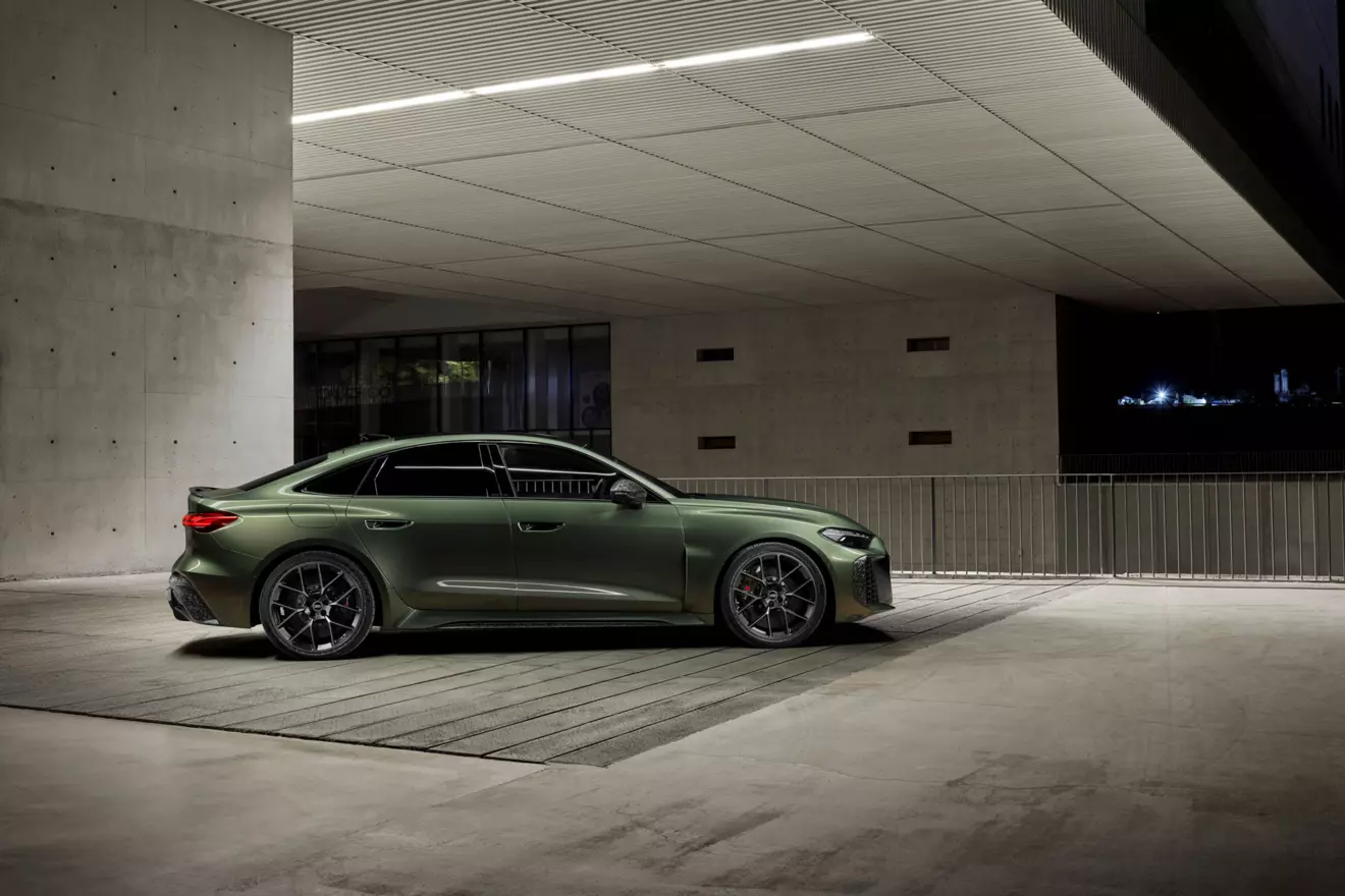 novi-audi-rs-5-sedan-01.jpg