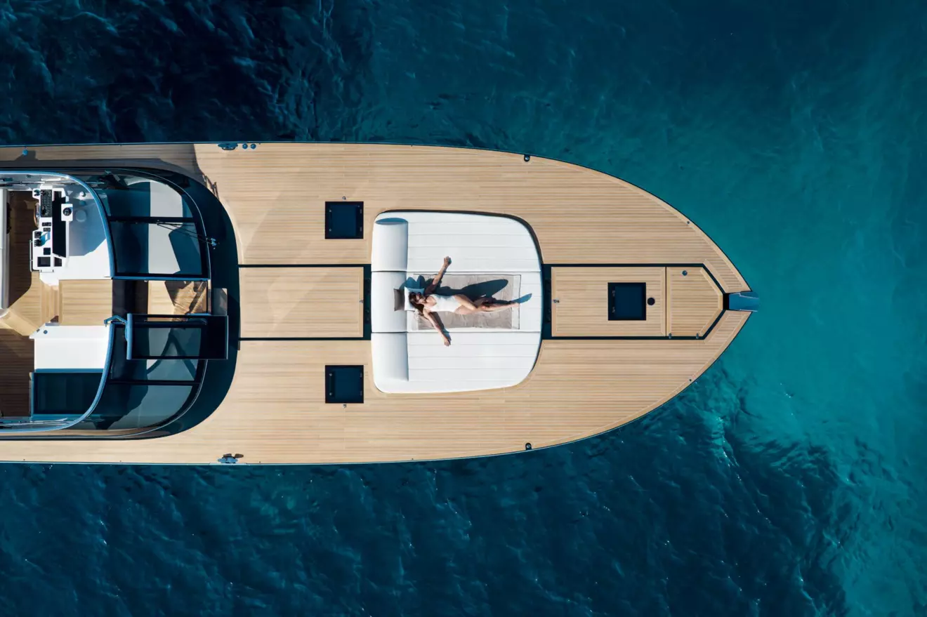 Itama 70 bow aerial view