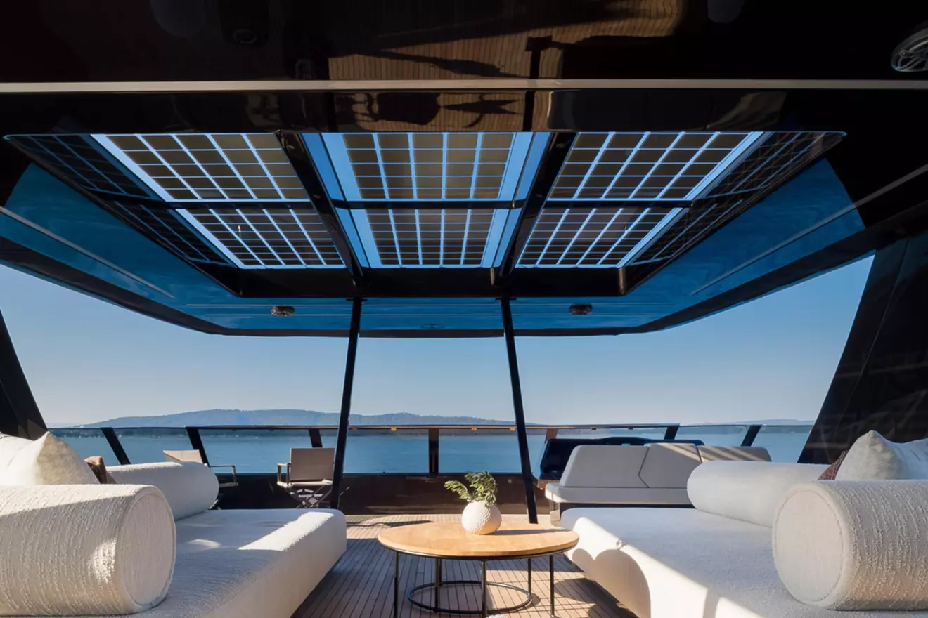 Sunreef 70 Power flybridge salon