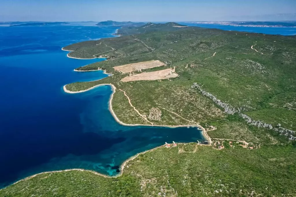 Uvala Kobiljak otok Pašman