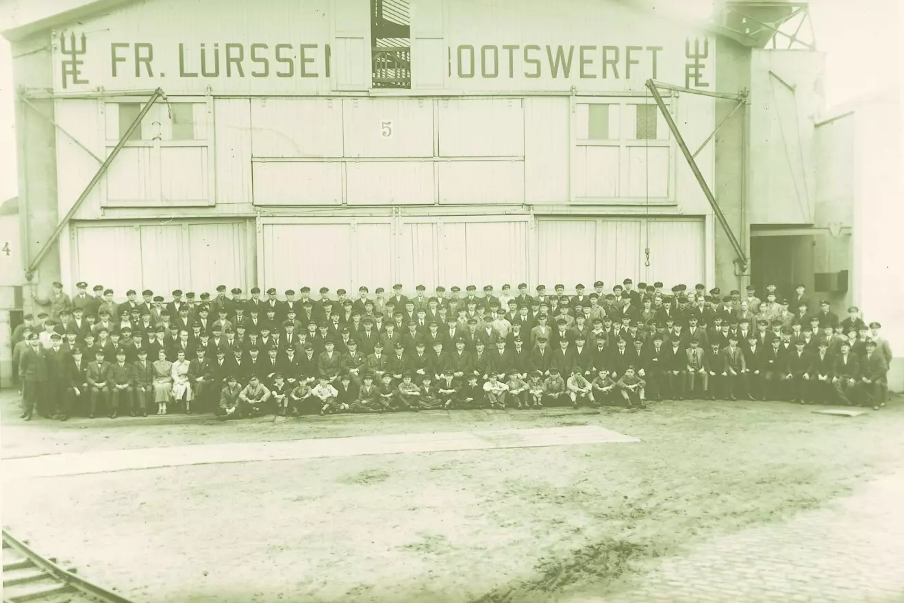 Lürssen staff around 1930.jpg