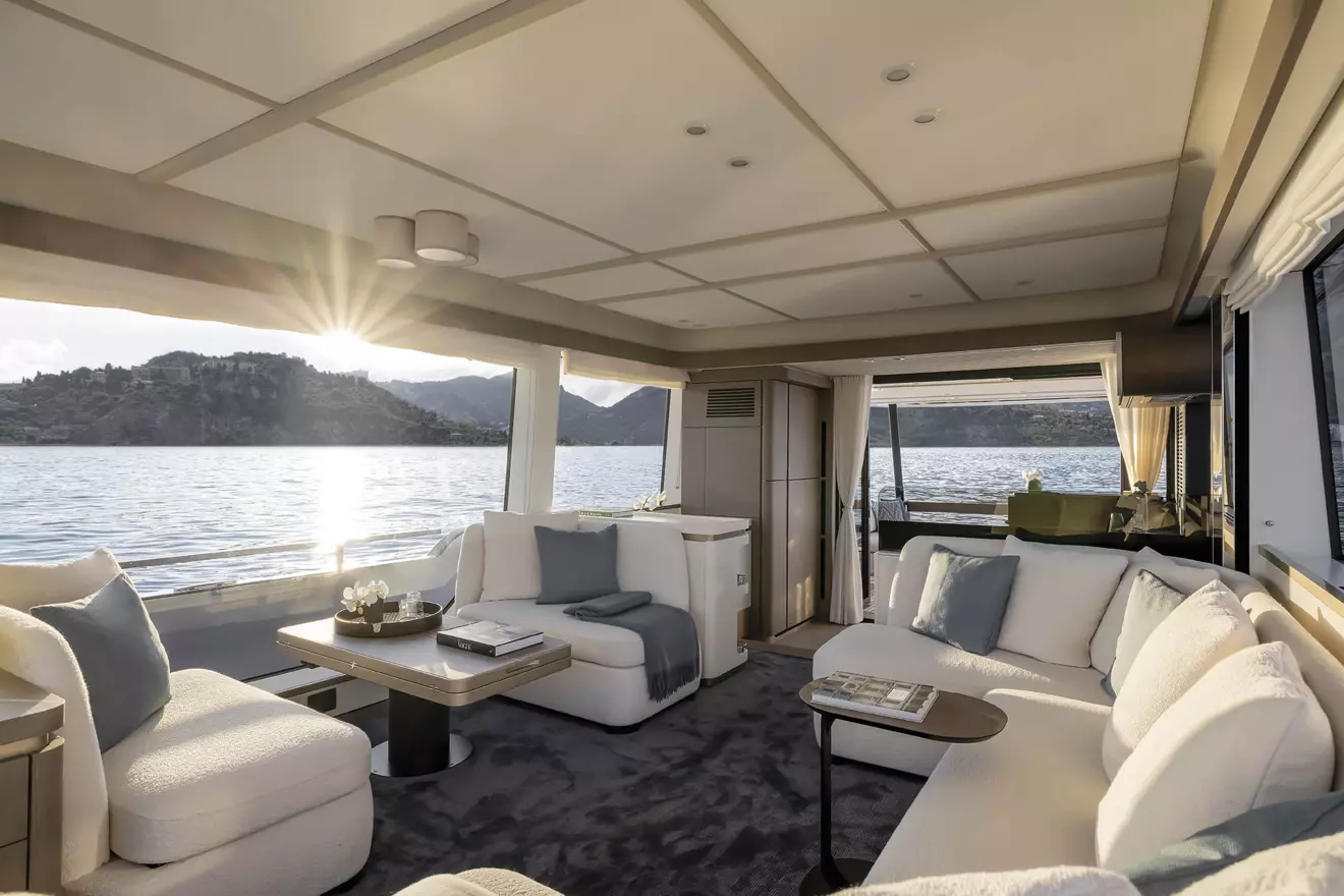 azimut-magellano-50-salon-00.jpg