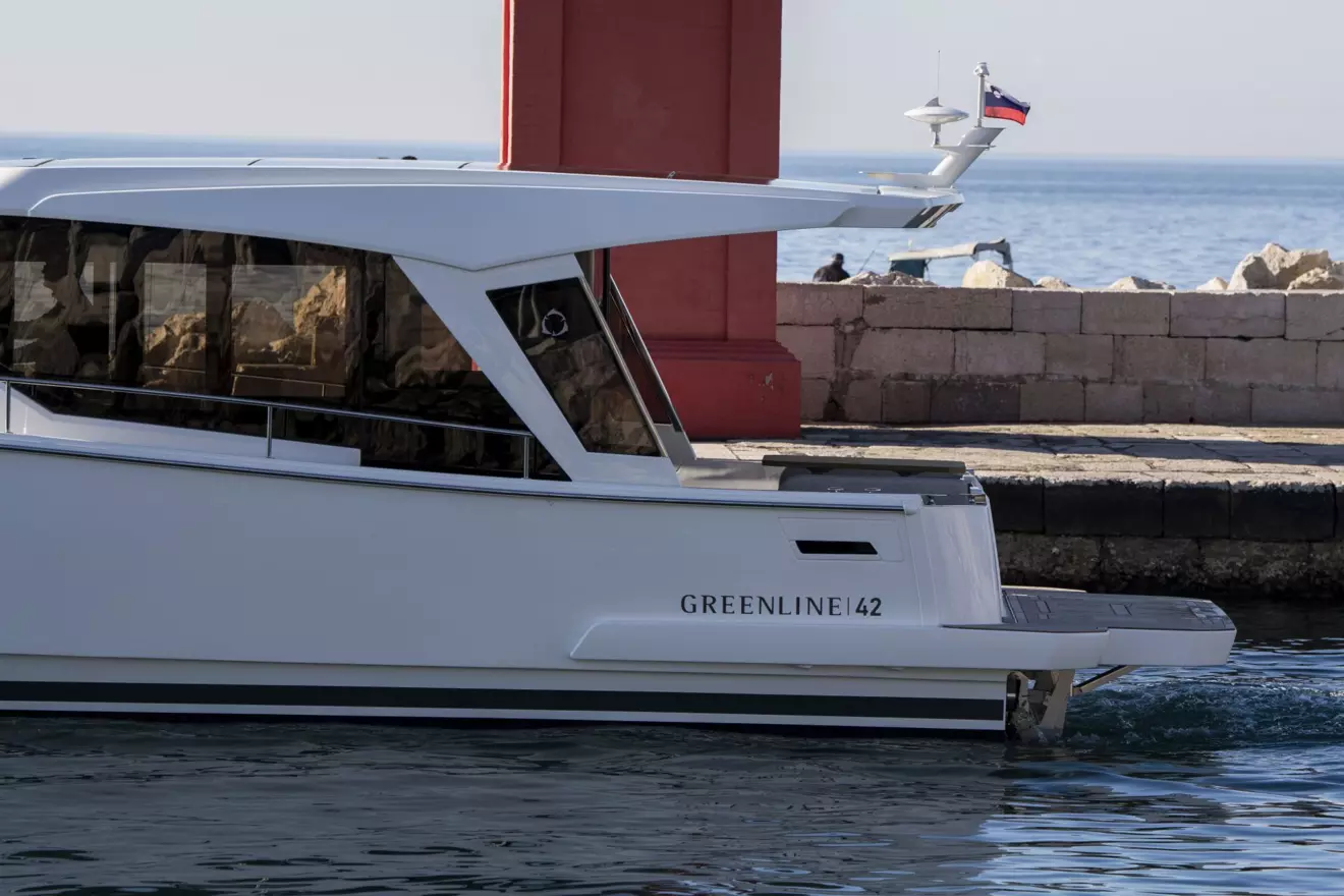 Greenline 42 - aft side view.jpg