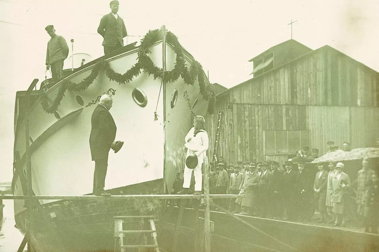 Christening of motor yacht SCOUT 1926.jpg