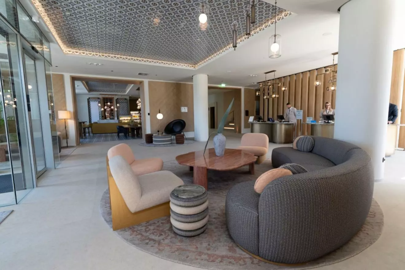 Hyatt-Regency-Zadar-lobby.jpg