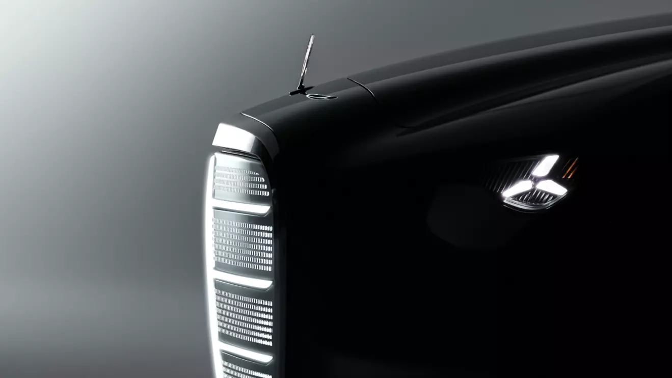 Mercedes Vision Iconic - maska.jpg