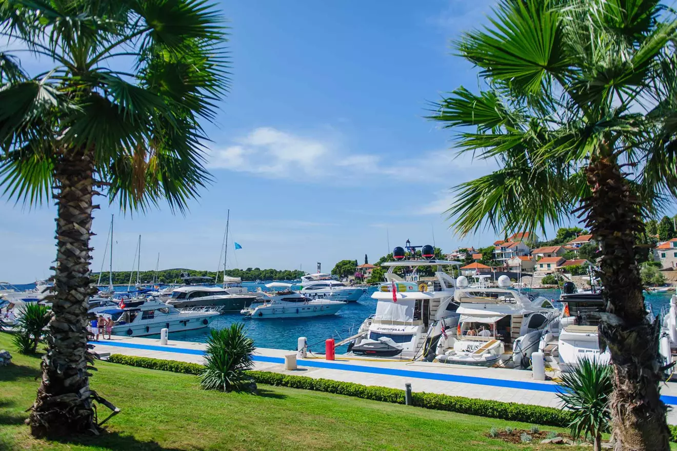 Martinis Marchi Marina view