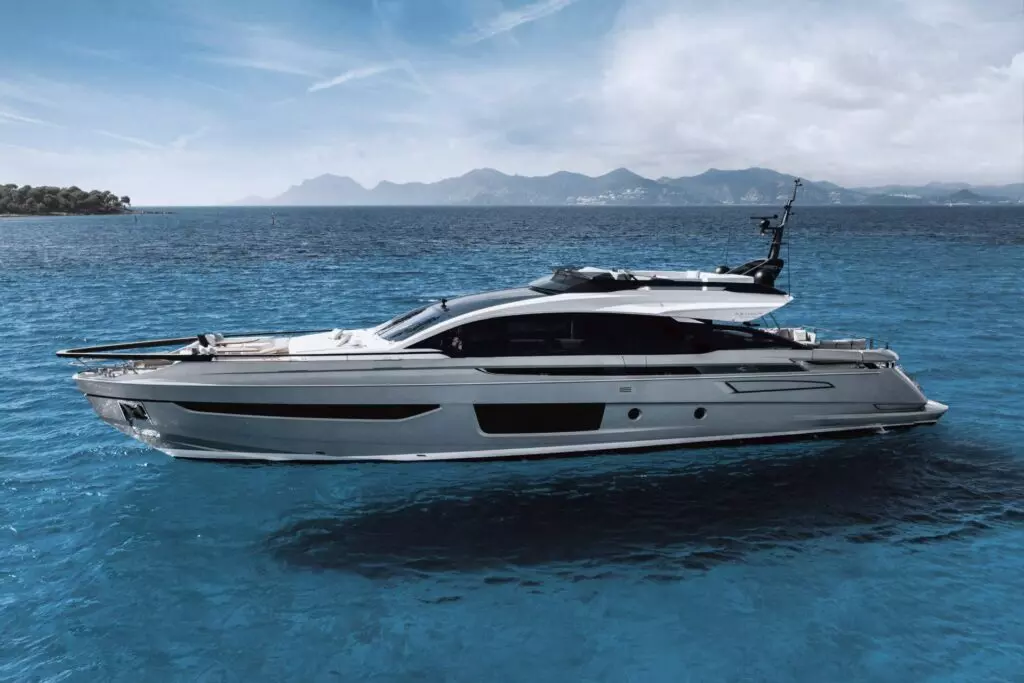 Azimut-S10-bocna-linija-1024x683.jpg