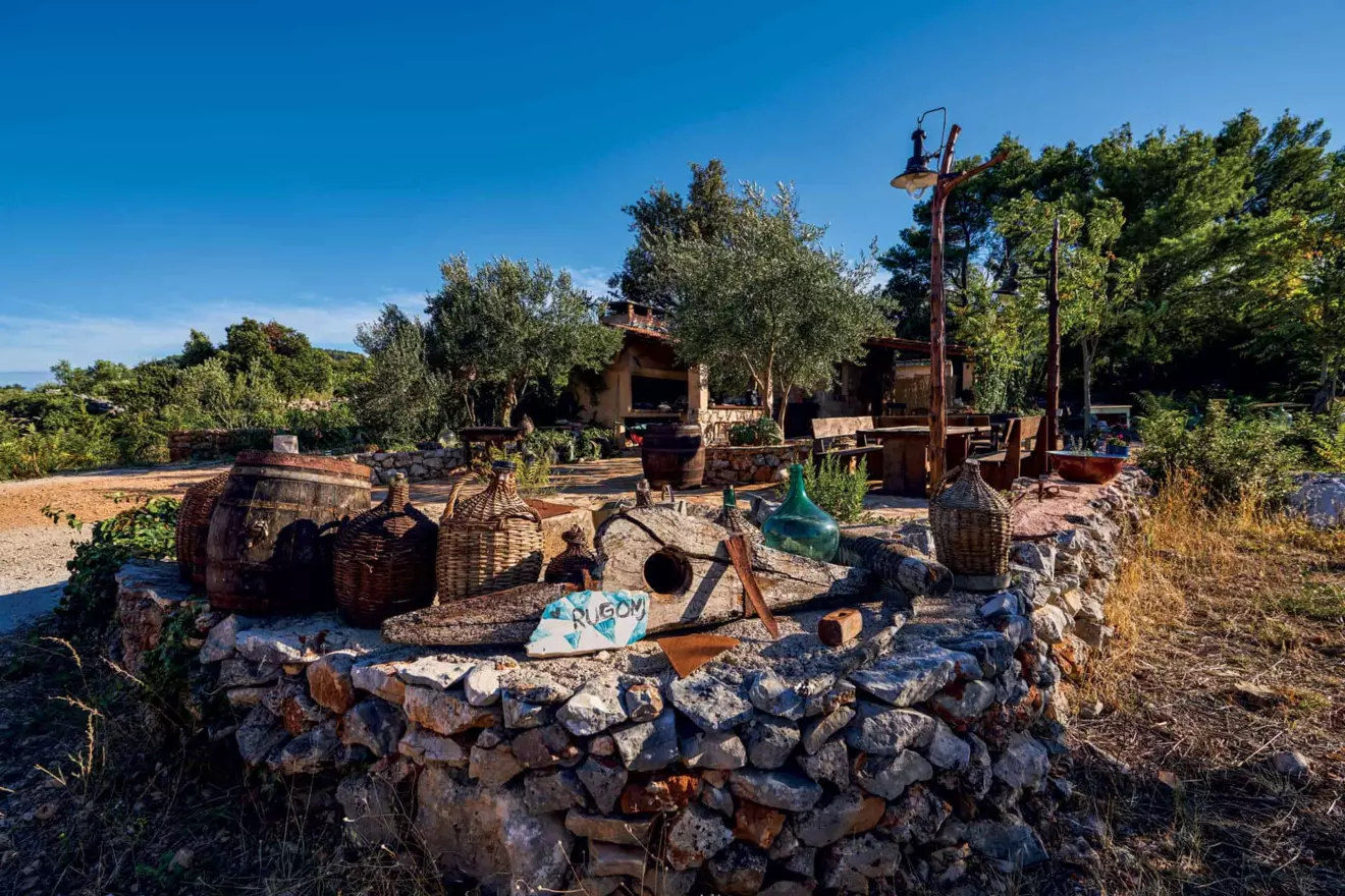 ovo je fotografija konoba rugonj restorani hvar