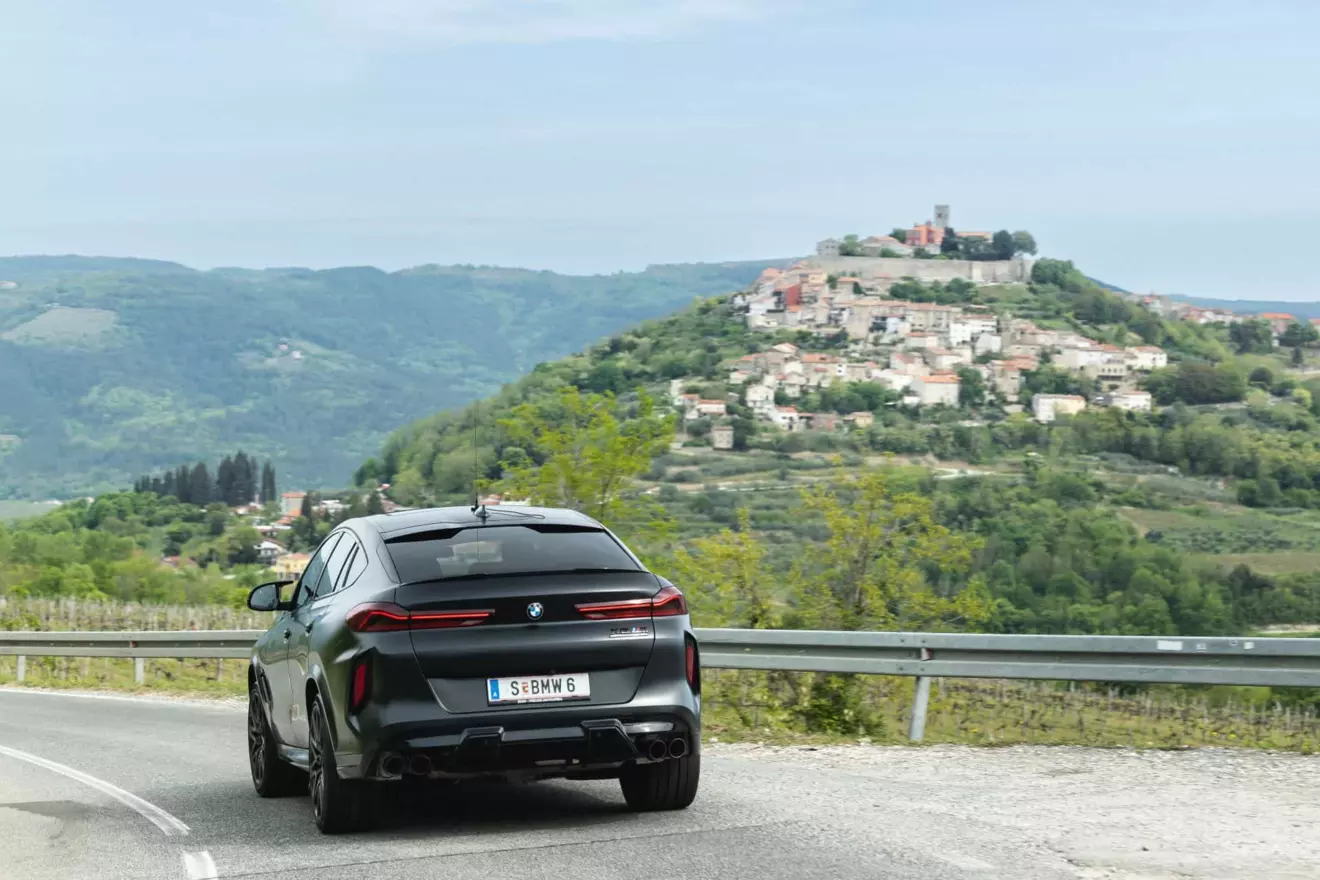 bmw-X6M-istra.jpg