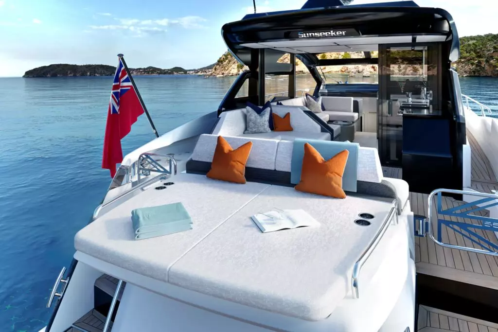 Sunseeker-Predator-55-aft-platform-1024x683.jpg