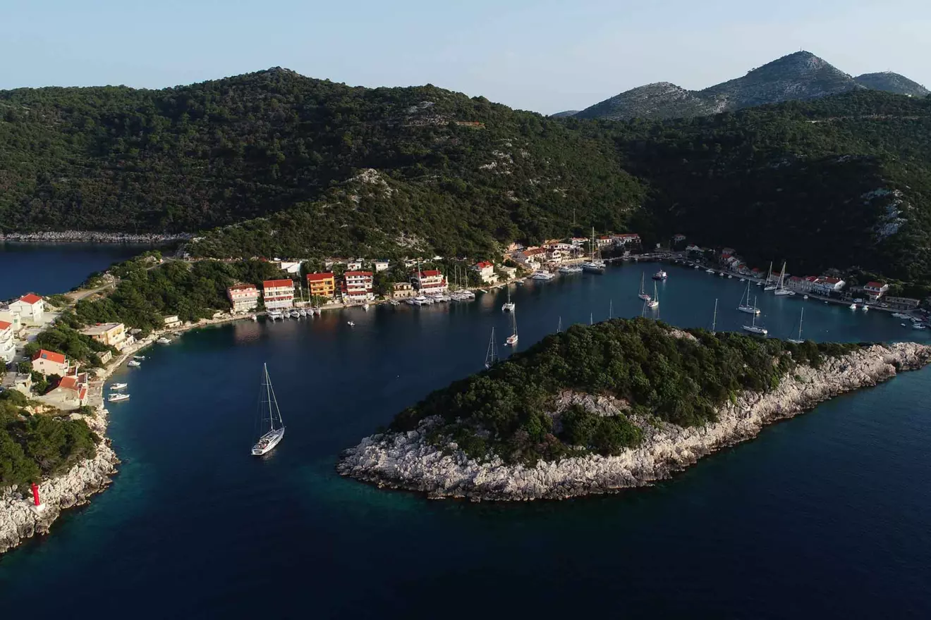 restorani južnog jadrana uvala zaklopatica otok lastovo