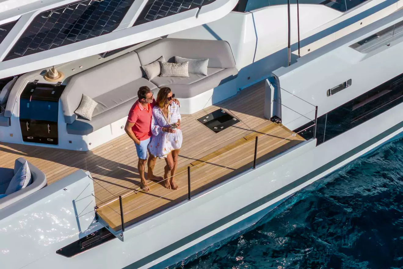 Fountaine_Pajot_-Thira__80_exterior.jpg