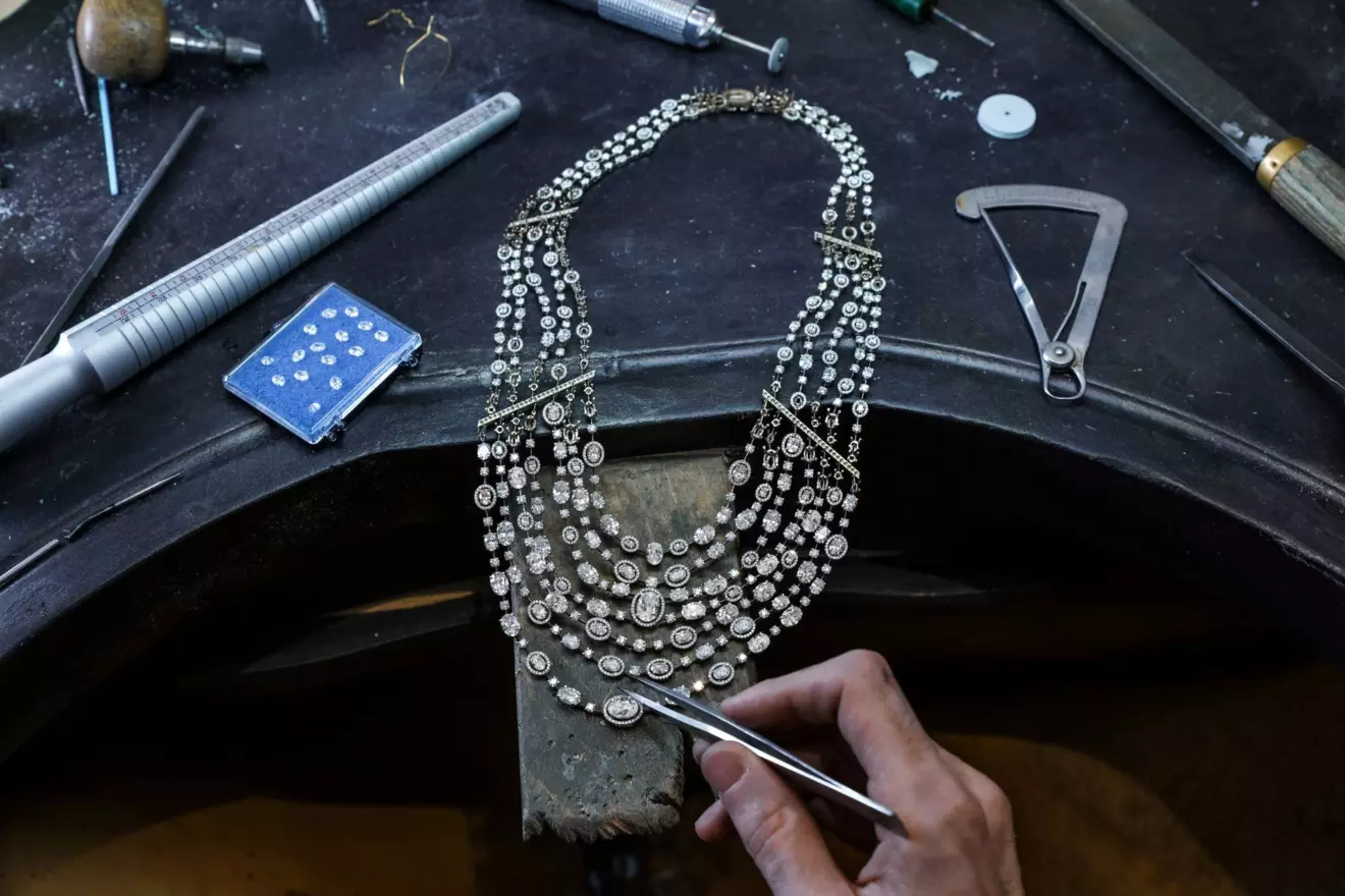 Messika-Starry-Night-necklace-1.jpg