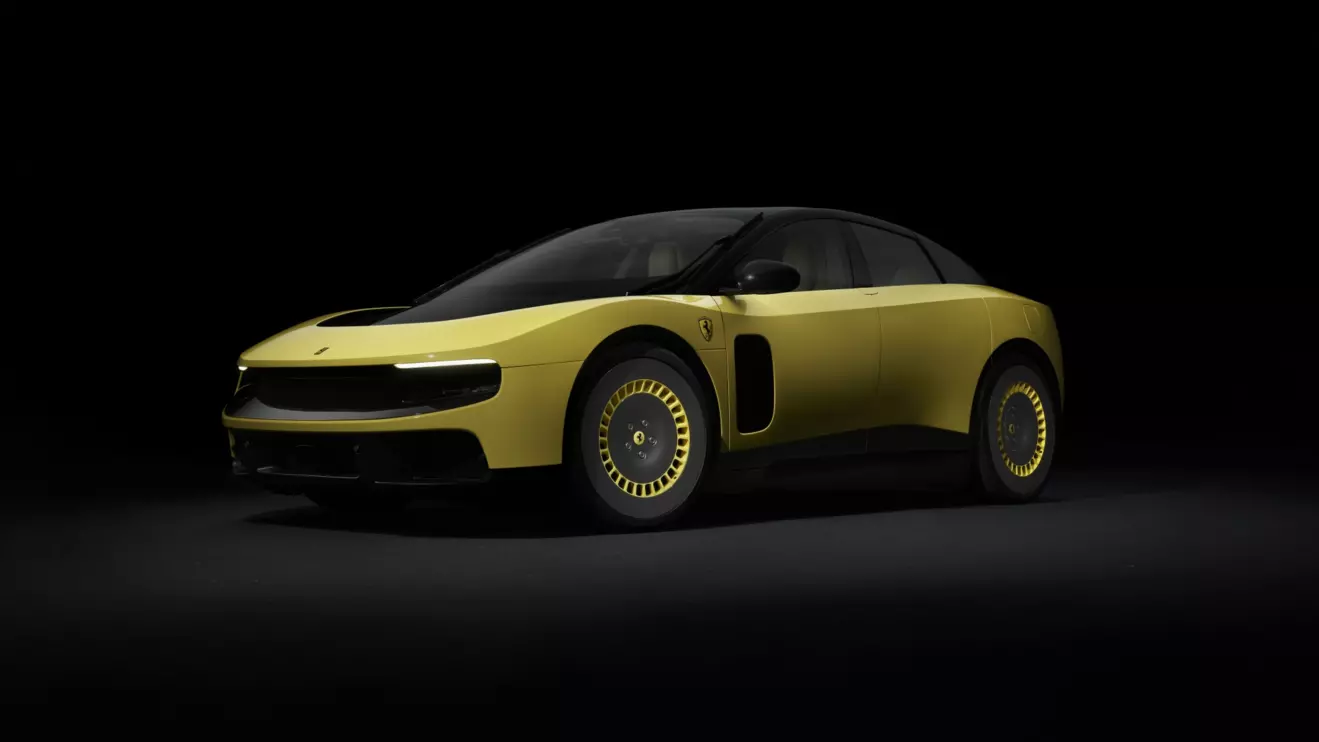 Ferrari Luce - zuti s boka.jpg