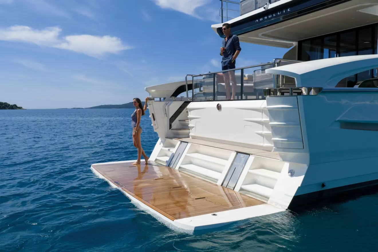 Absolute 70 Fly - aft platform.jpg