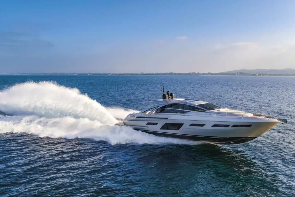 mennyacht-pershing-7x-1024x683.jpg