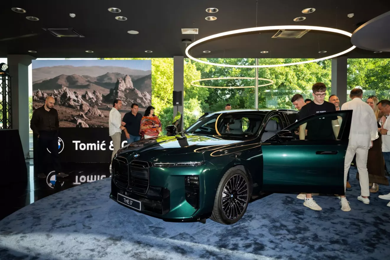 bmw serije 7 - zagreb.jpg