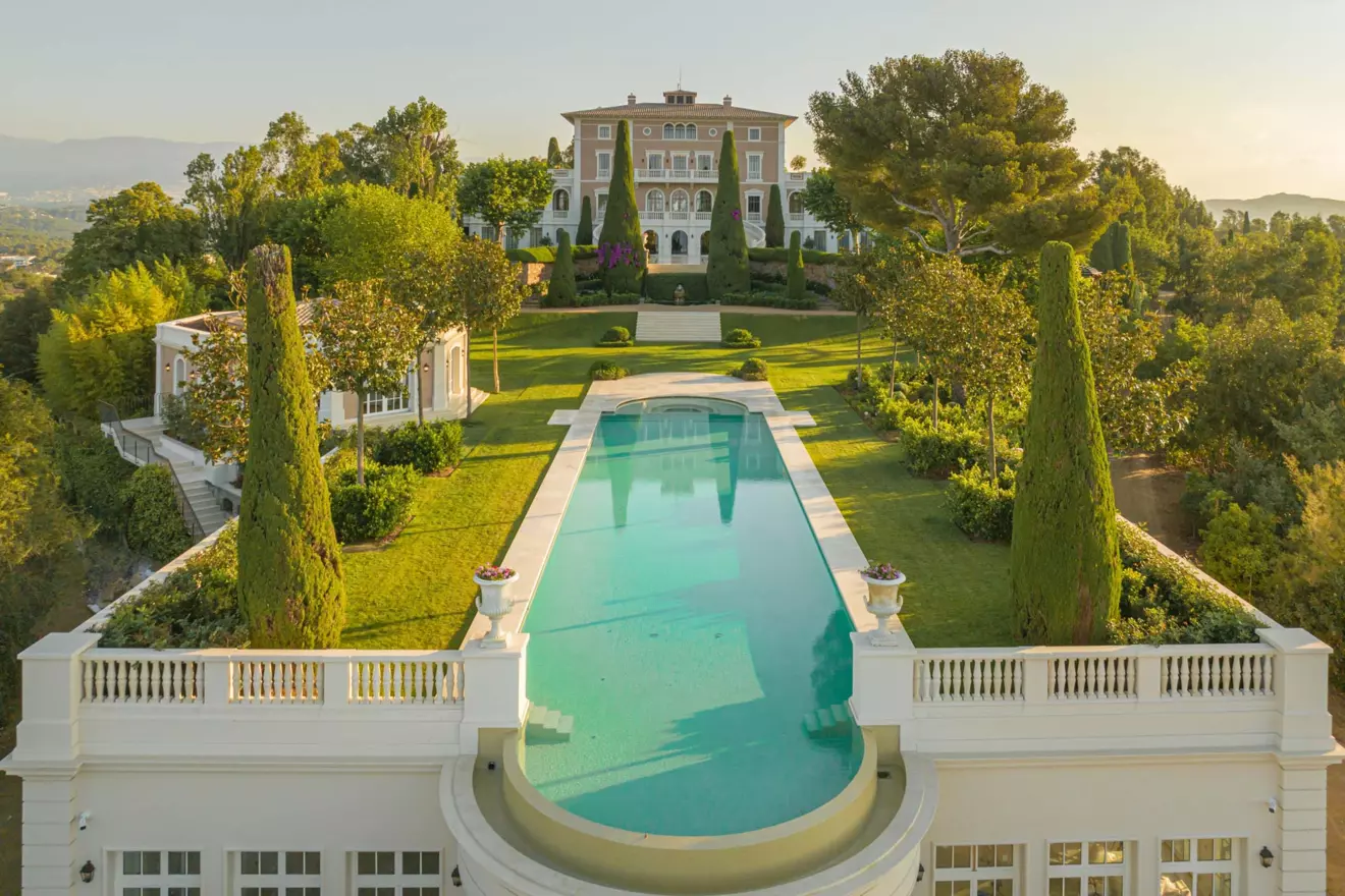 mandarin-exceptional-homes-chateau-de-la-croix-des-gardes-05.jpg