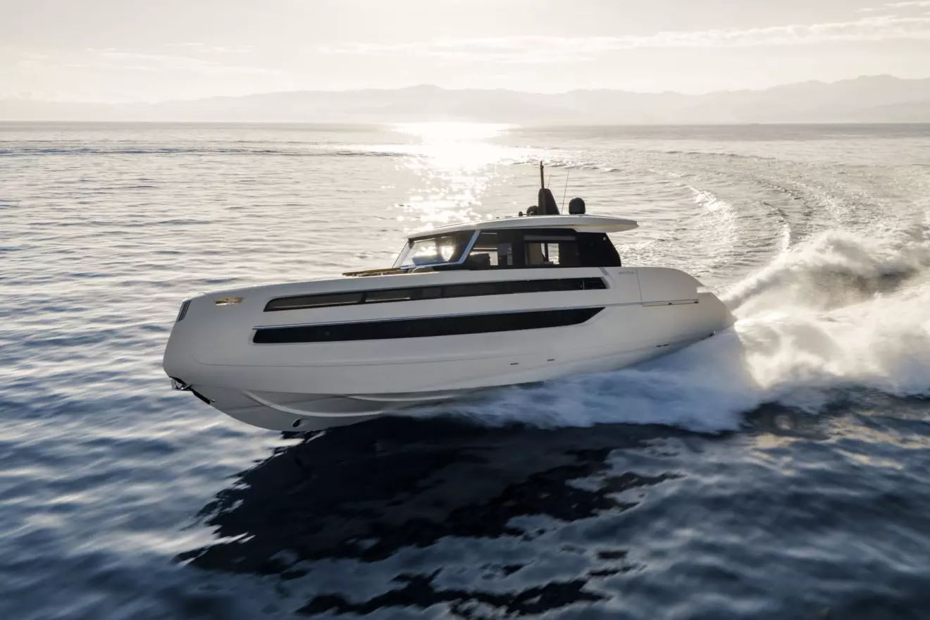 Invictus ST550 u plovidbi