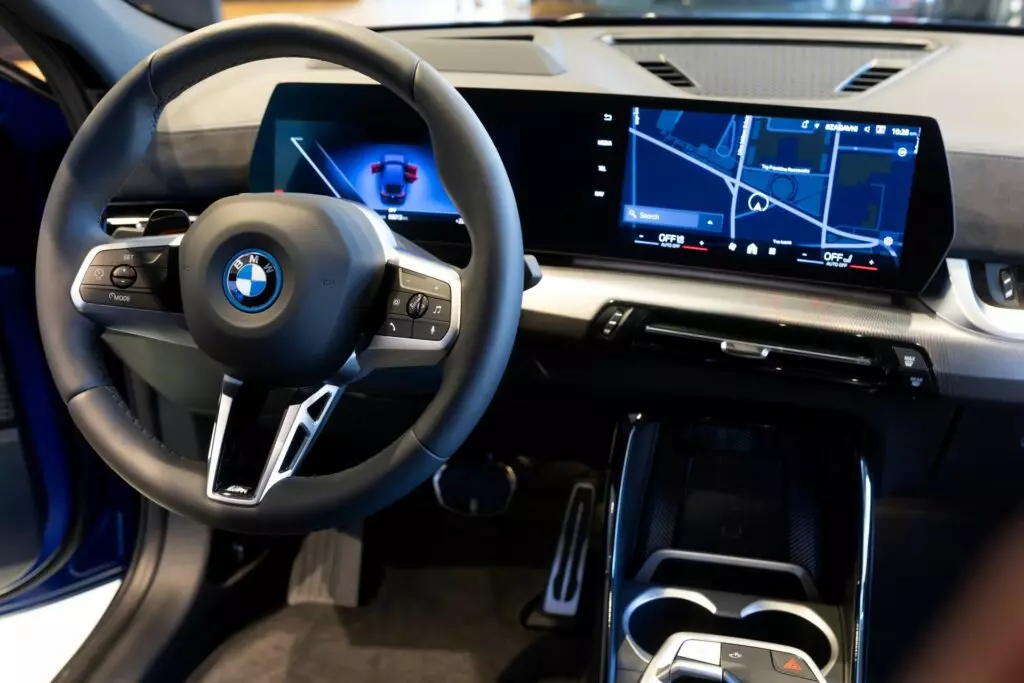 BMW_X2-unutrasnjost-1024x683.jpg