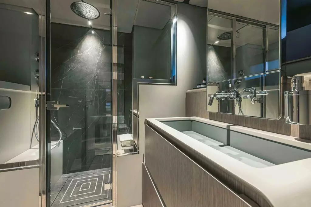 ferretti-infynito-90-wc-1024x683.jpg