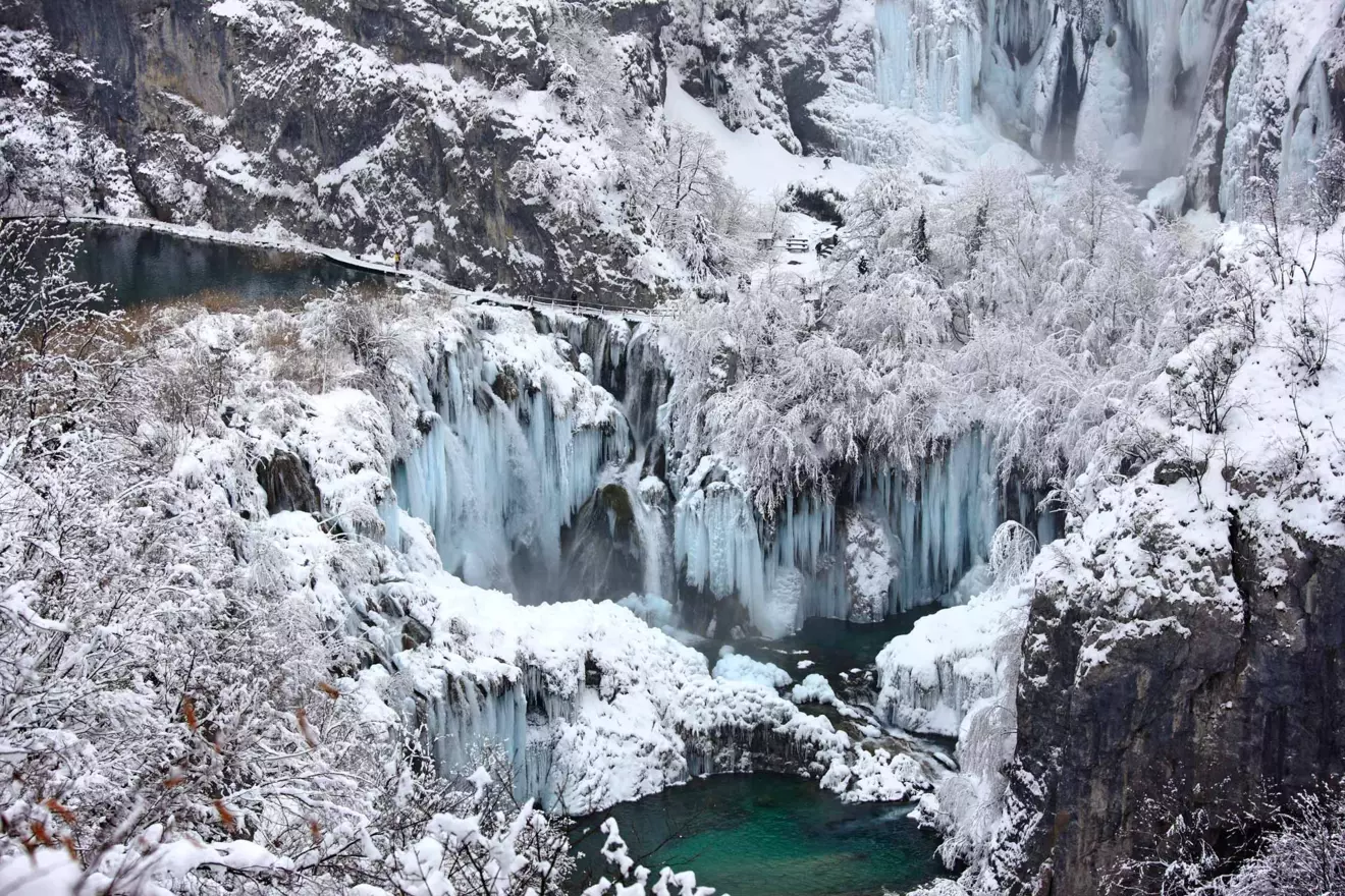 plitvice-lakes-national-park-winter-np-00.jpg