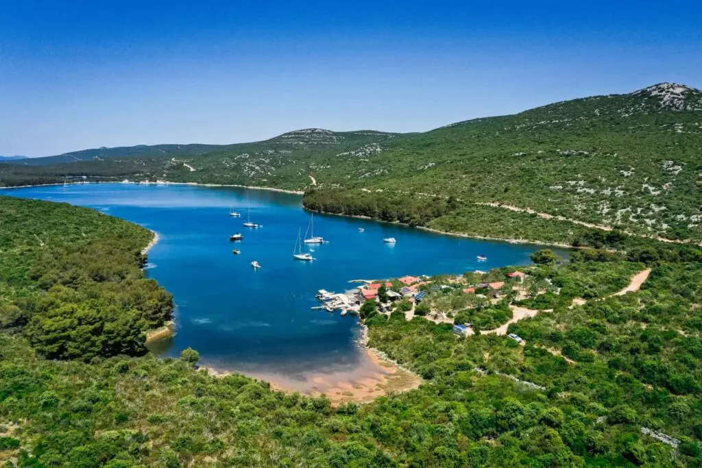 uvala-soline-otok-pasman-1024x683.jpg