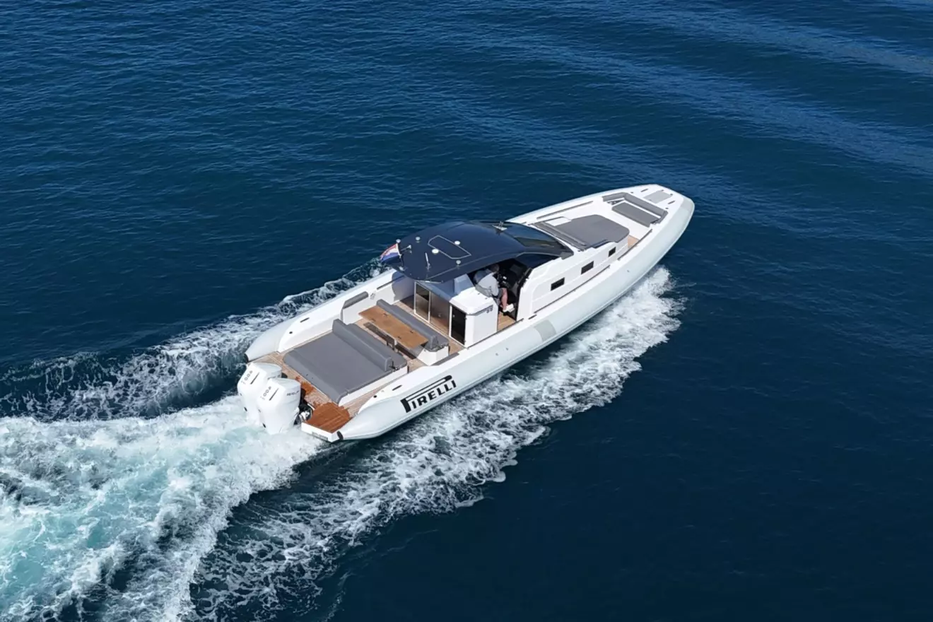 Pirelli 42 - cruising.jpg
