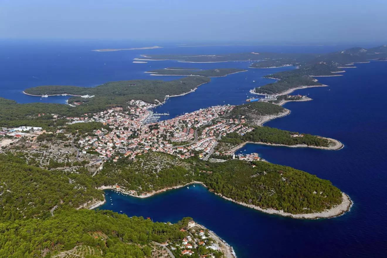 lo&scaron;inj, pogled iz zraka