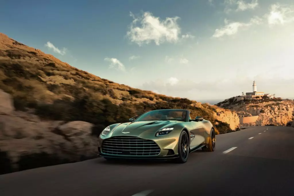 Aston-Martin-Vanquish-Volante-prednji-dio-1024x683.jpg