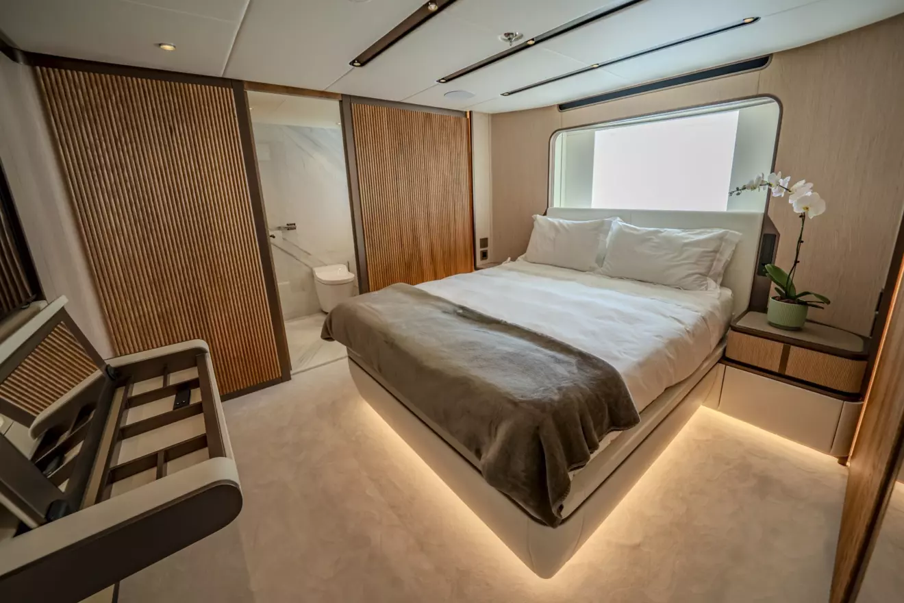 VIP kabina jahte Majesty 145