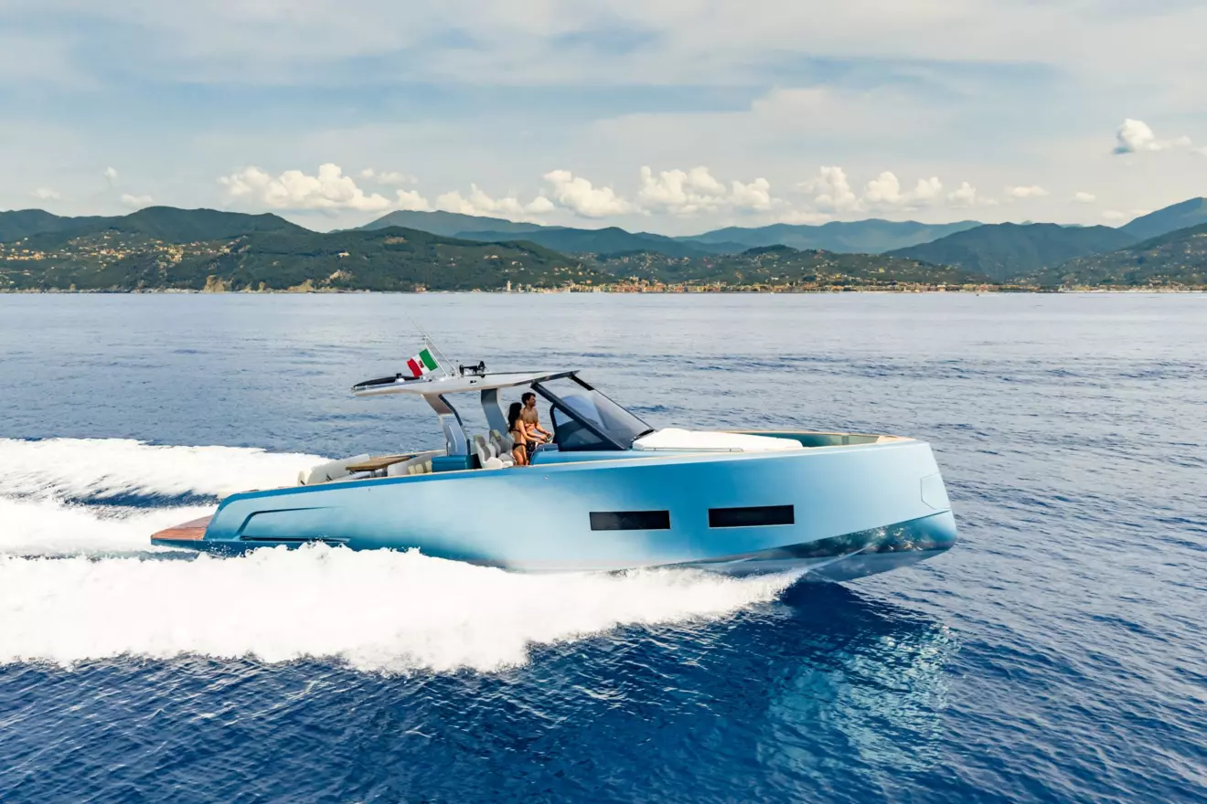 Pardo 43 underway showcasing smooth hull performance