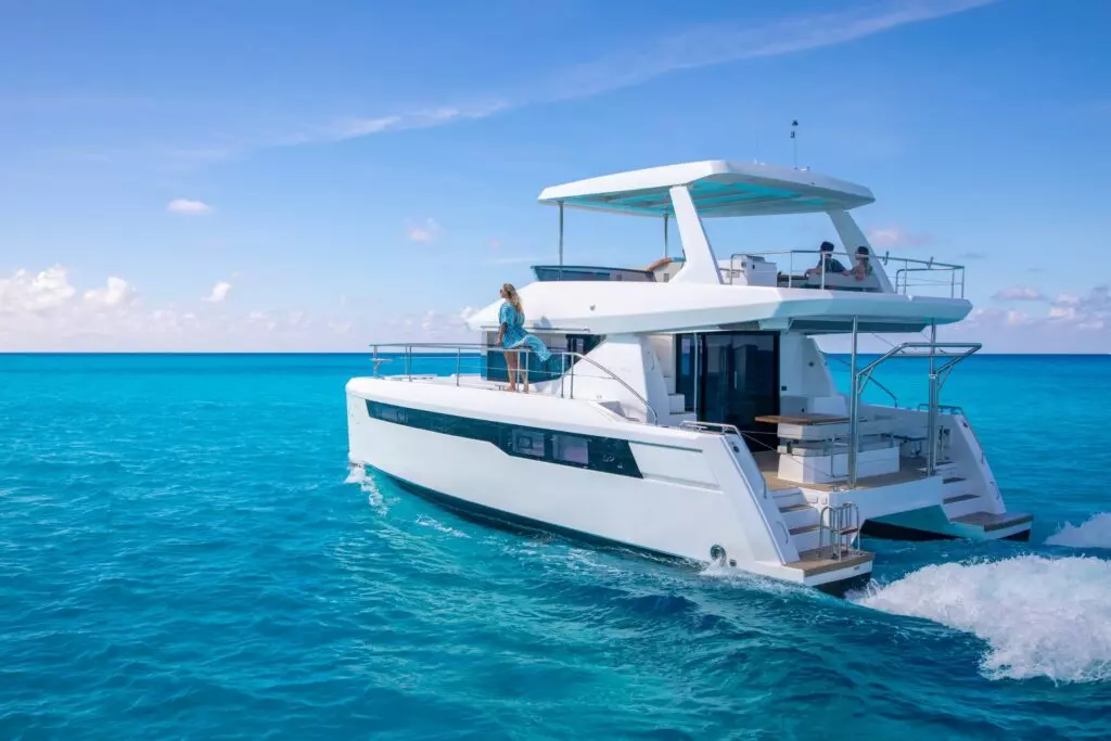 Leopard-power-catamaran-bahamas-1024x683.jpg
