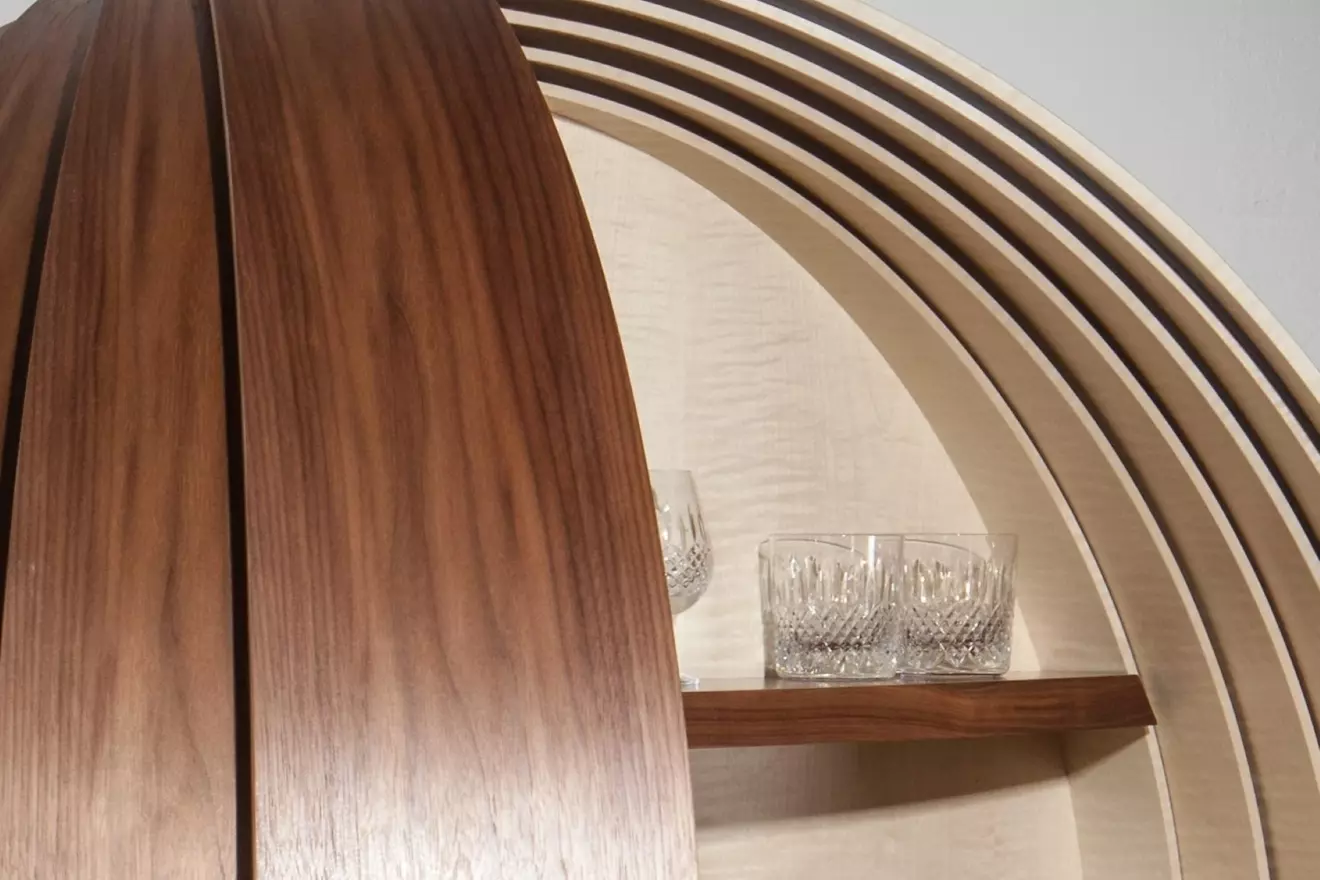 Splinterworks DIme kabinet za vino