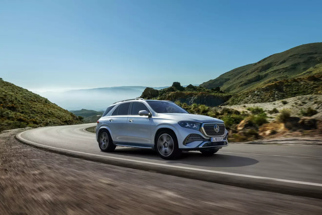 Mercedes GLE - bocna linija.jpg