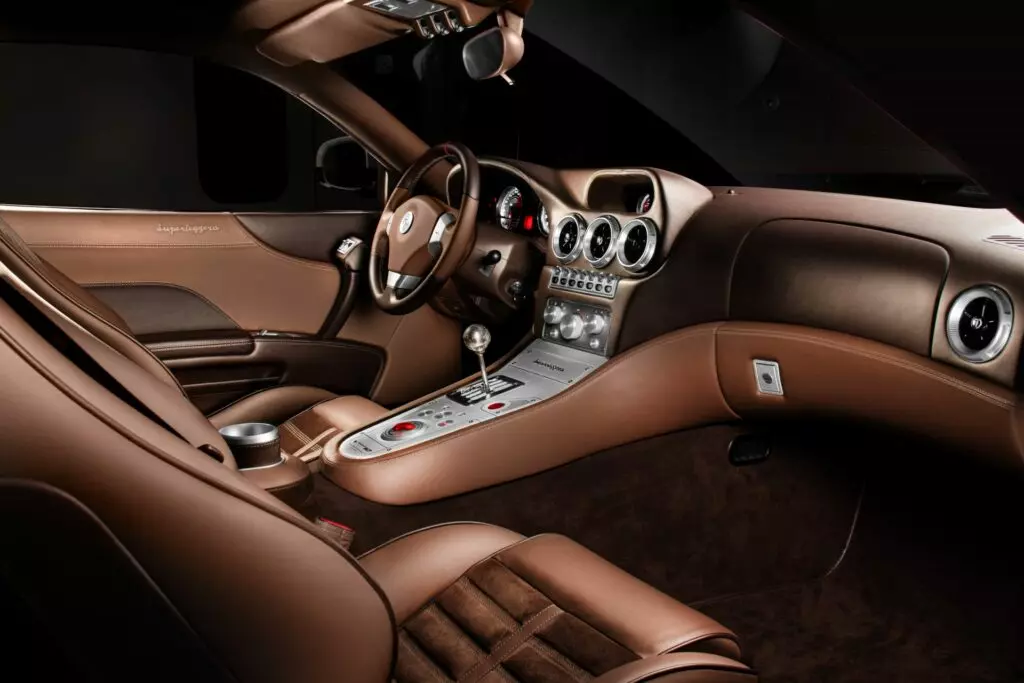 Touring Superleggera Veloce12 unutrašnjost