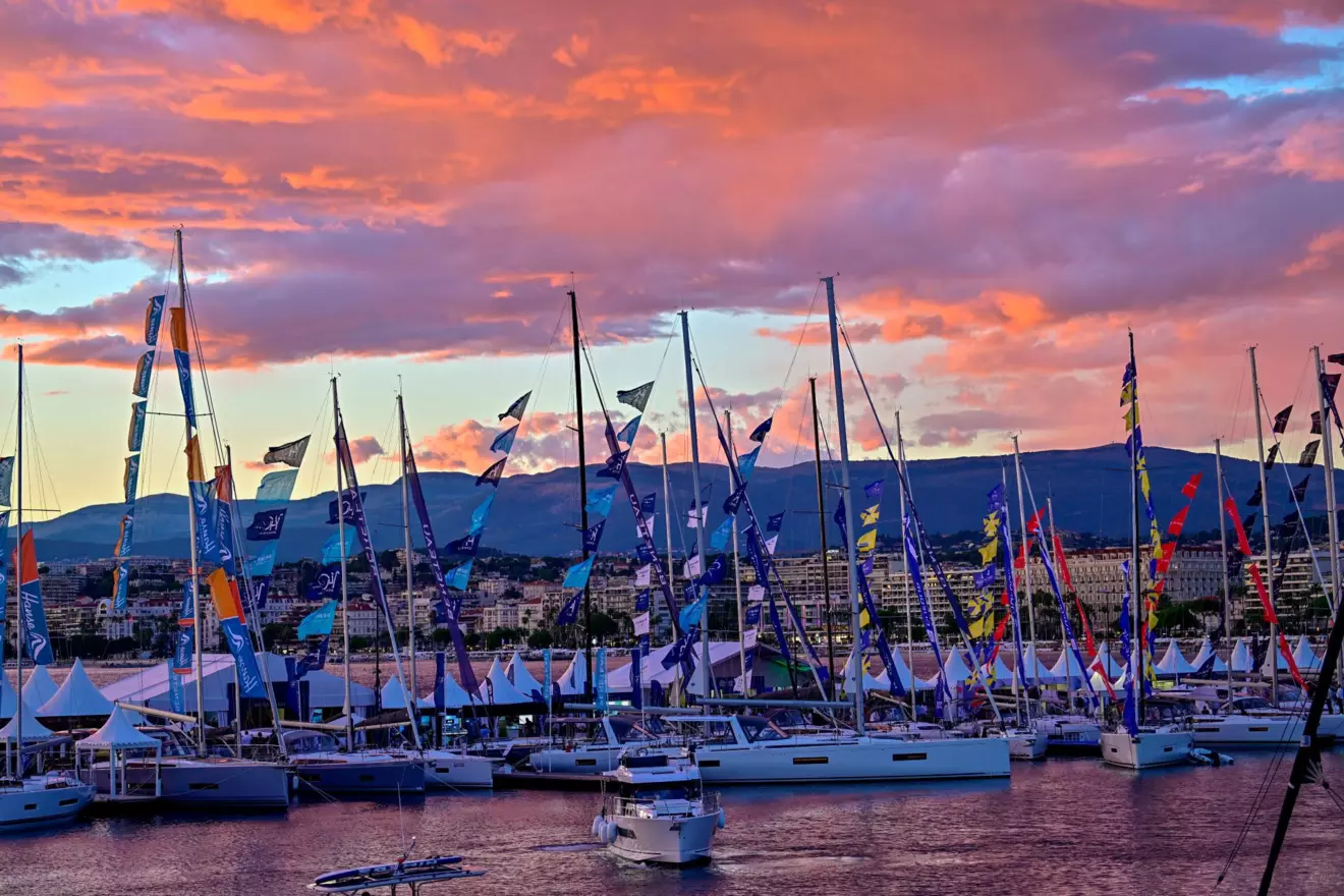 cannes yachting festival-sailing area.jpg