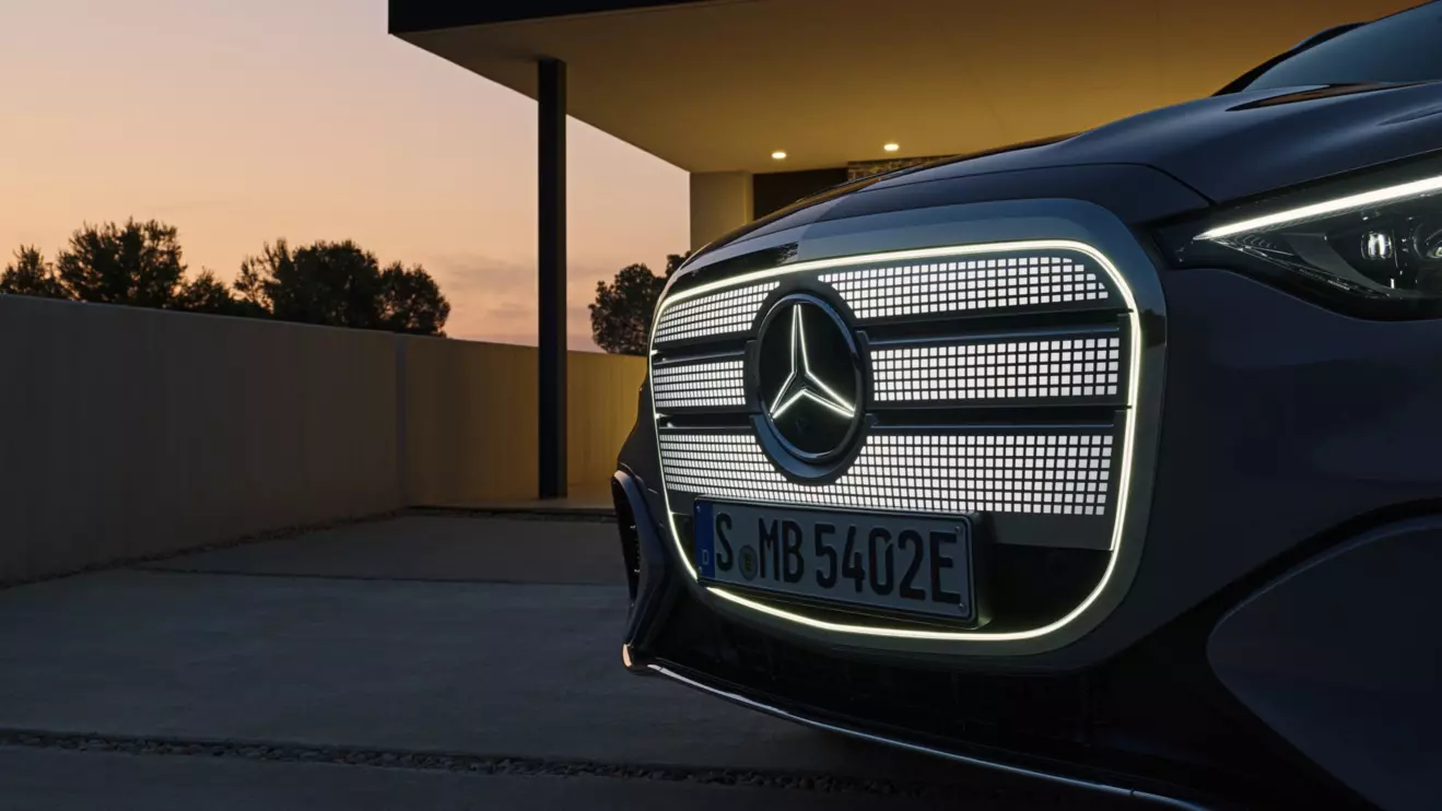 Mercedes-Benz GLC EQ-maska.jpg