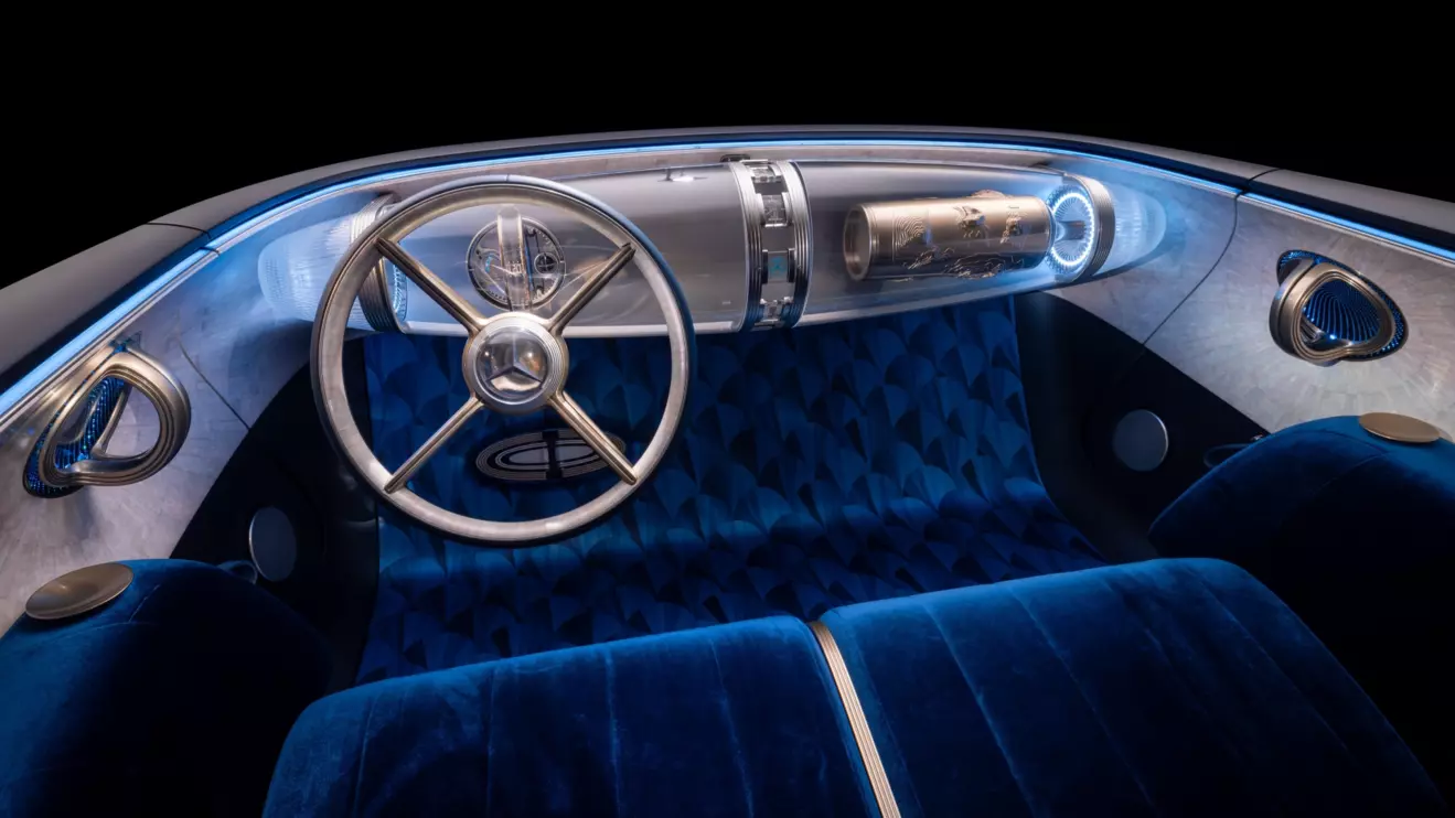 Mercedes Vision Iconic - unutrasnjost.jpg