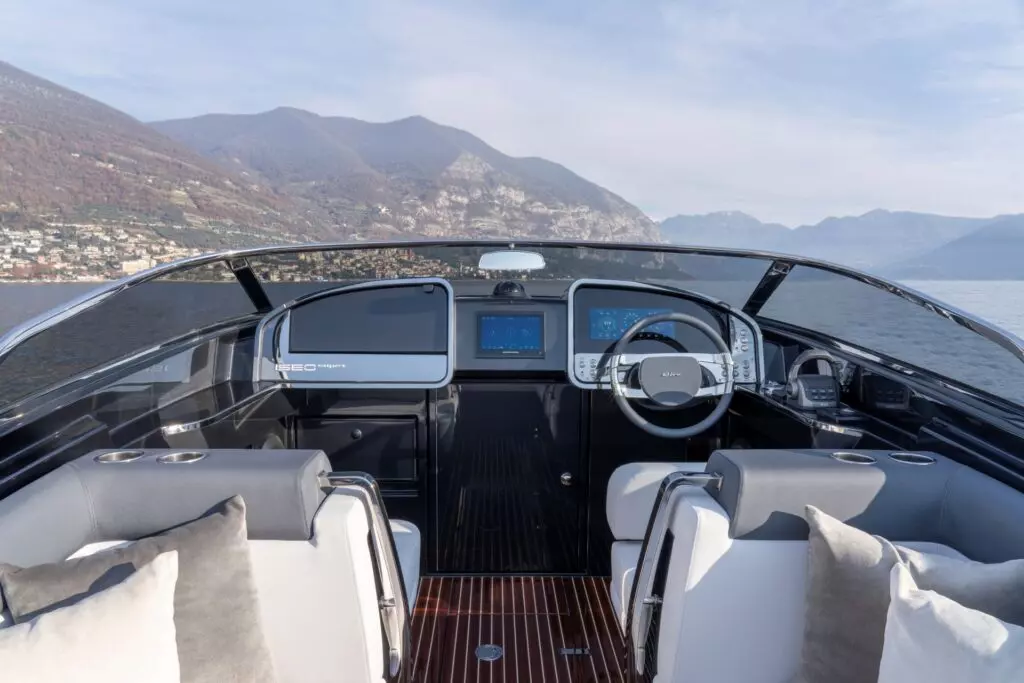 Riva-Iseo-Super-interijer-1024x683.jpg