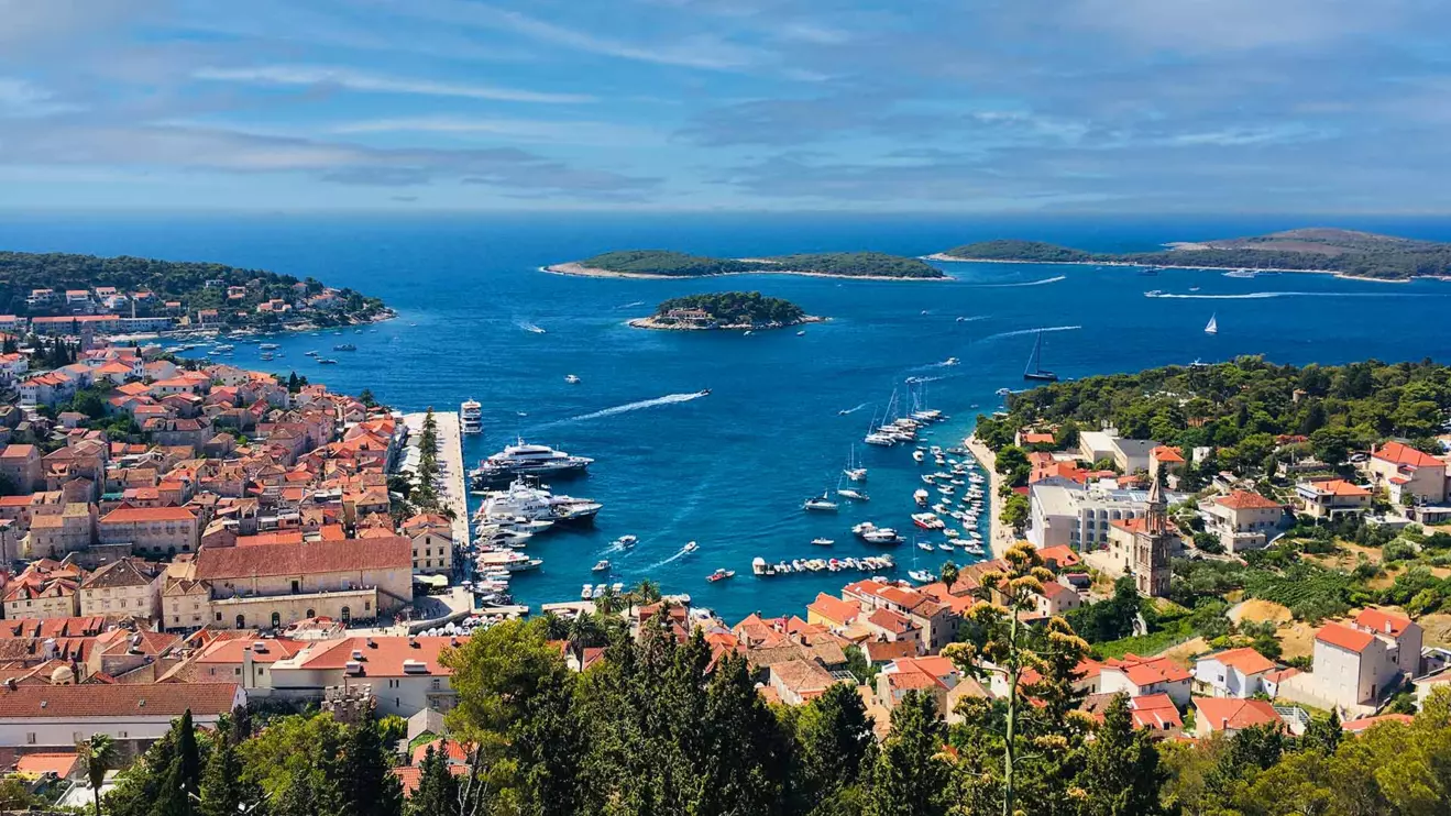 grad-hvar-pakleni-otoci-00.jpg