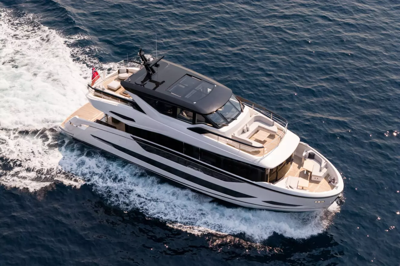Sunseeker-82 Ocean Enclosed - aerial view cruising.jpg